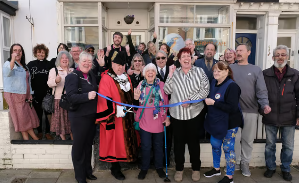 56-Opening-of-the-Kingfisher-Cafe